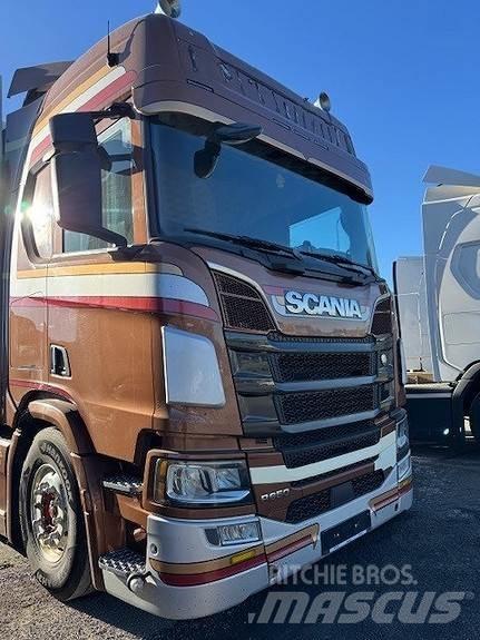 Scania R650B6X2NB Dobozos teherautók