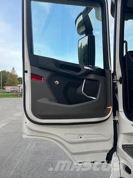 Scania R660 Dobozos teherautók
