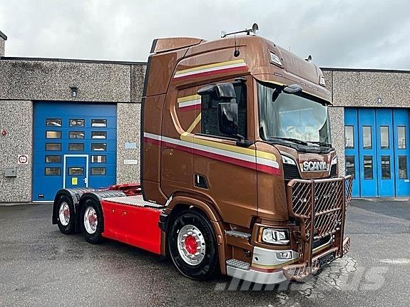 Scania R660A6X4NB Nyergesvontatók