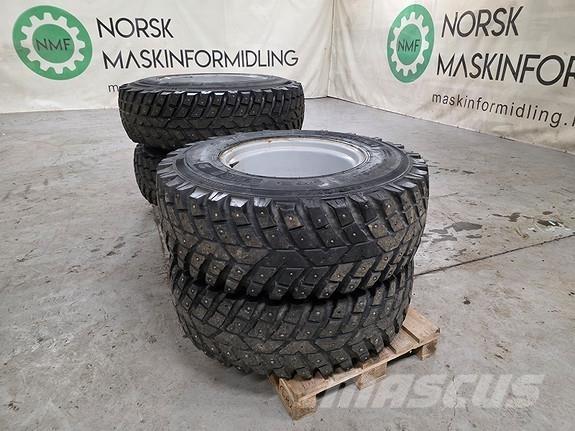  TRI 2 Vinterdekk Traktorok