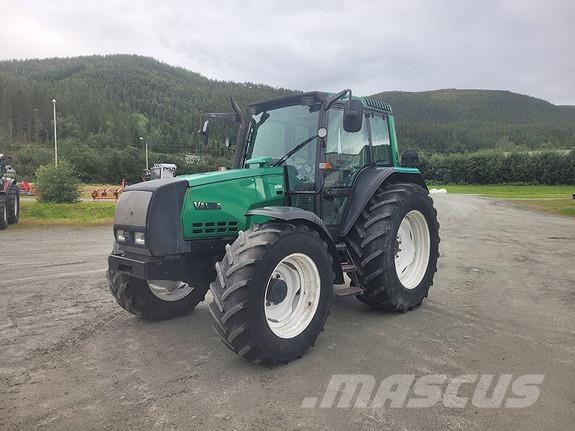 Valtra 6750-4 Traktorok