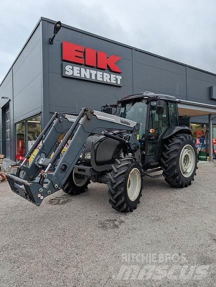 Valtra A83 Traktorok
