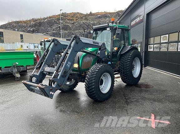 Valtra A83 Traktorok