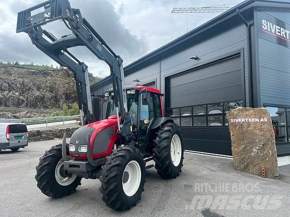 Valtra A93 Traktorok