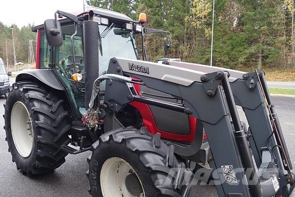 Valtra A93 Traktorok