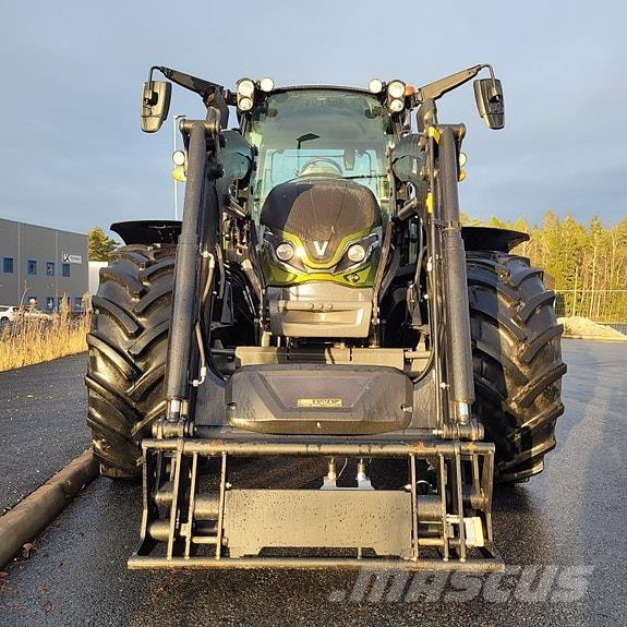 Valtra G135 Active Traktorok