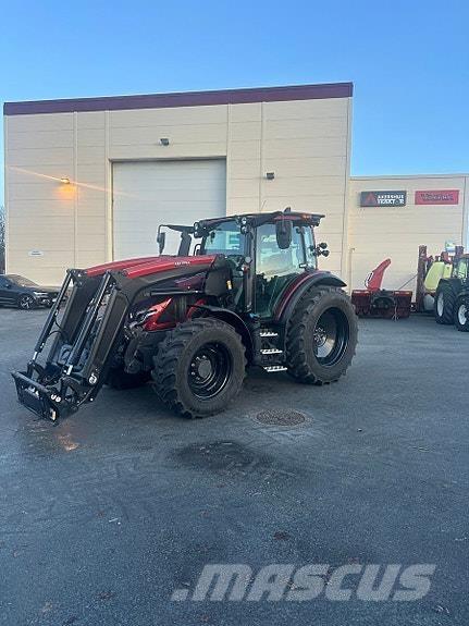 Valtra G135 Versu Traktorok