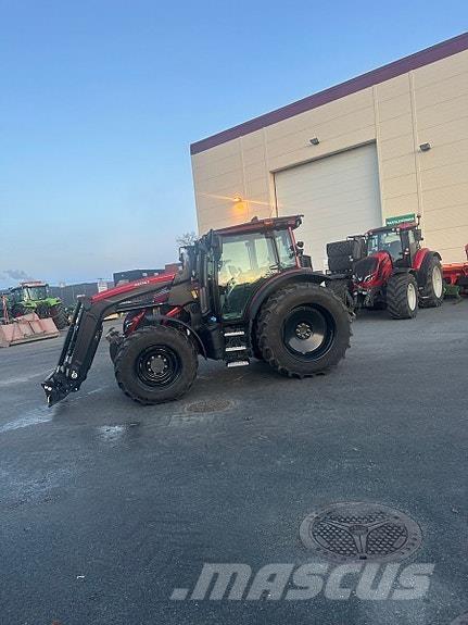 Valtra G135 Versu Traktorok