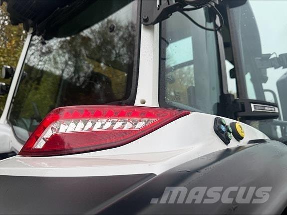 Valtra G135A Traktorok