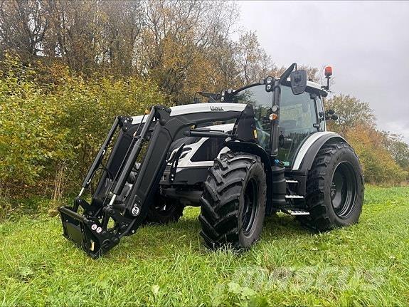 Valtra G135A Traktorok