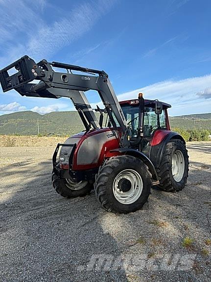 Valtra M150 Traktorok