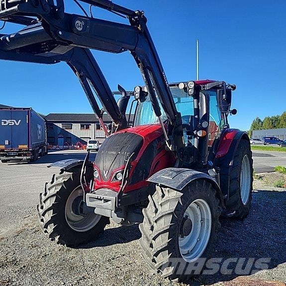 Valtra N-104 Traktorok