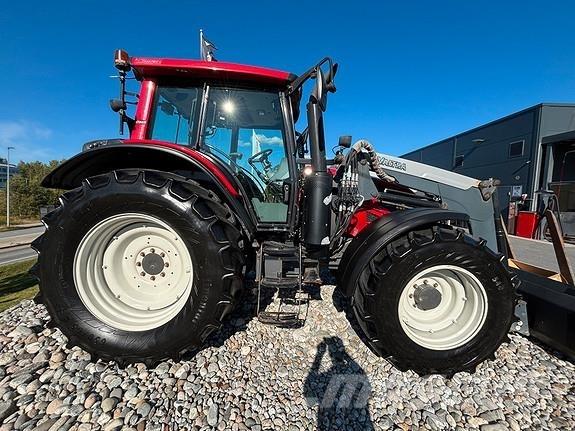 Valtra N123H Traktorok