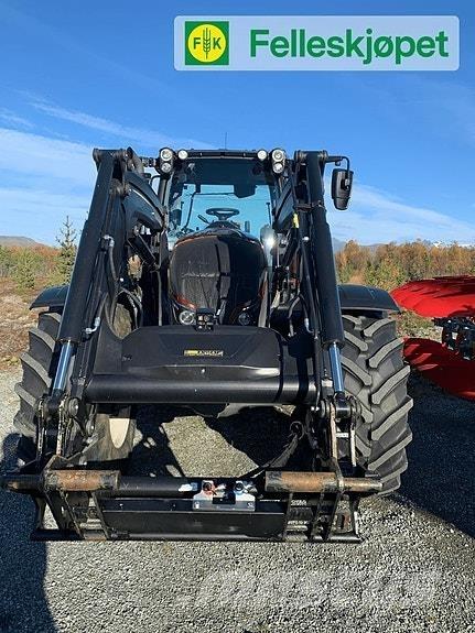 Valtra N124 Traktorok