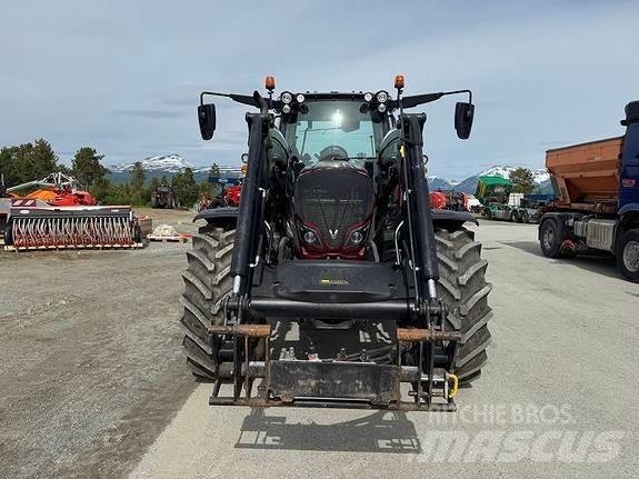 Valtra N174 Traktorok