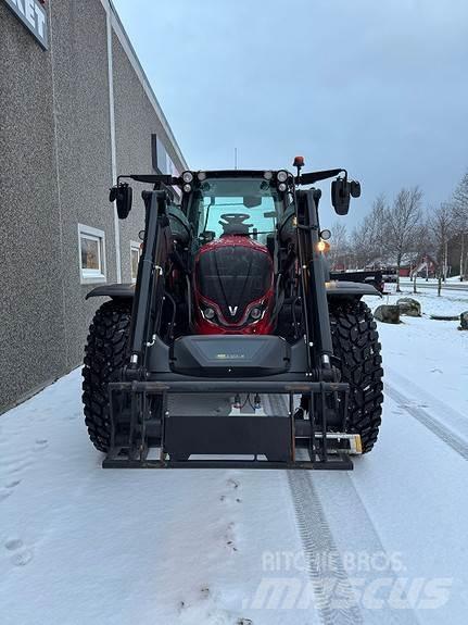 Valtra N175A Traktorok