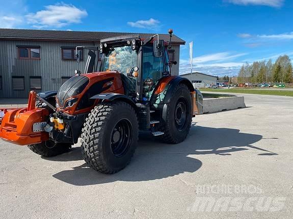 Valtra N175D Traktorok