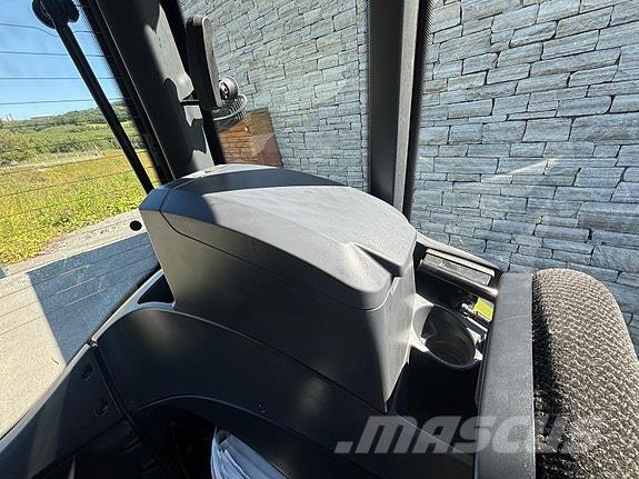 Valtra N175D Traktorok