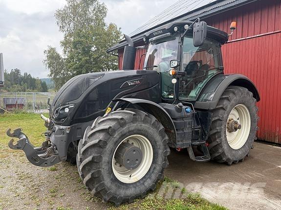 Valtra S394 Traktorok