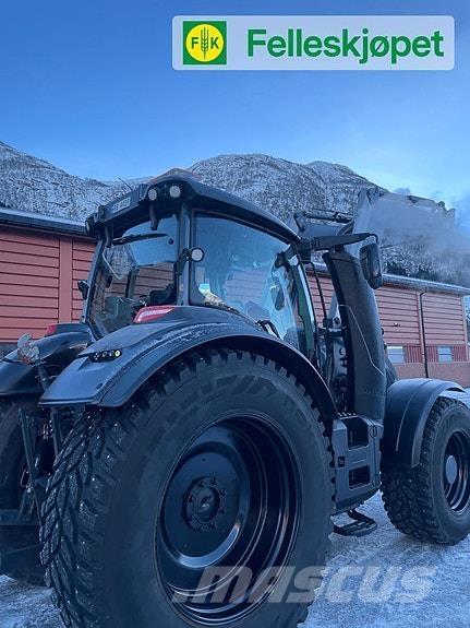 Valtra T 214 Traktorok