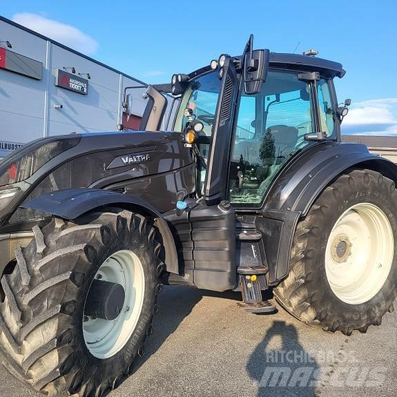 Valtra T 254 Traktorok