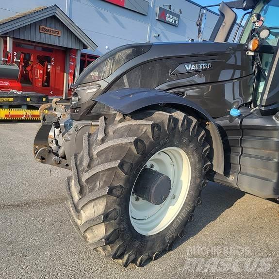 Valtra T 254 Traktorok