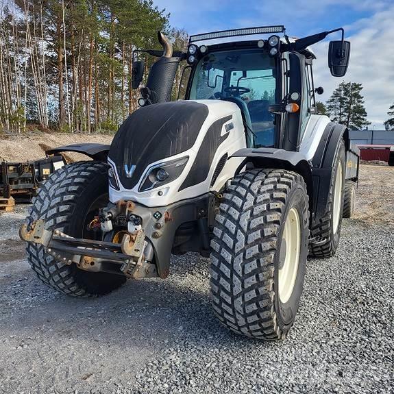 Valtra T174D Traktorok