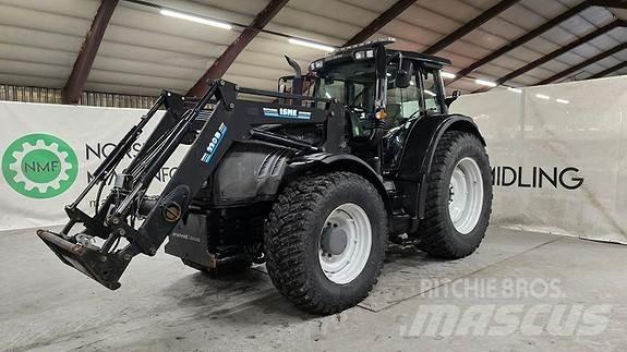 Valtra T182 Traktorok