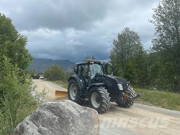 Valtra T203 Traktorok