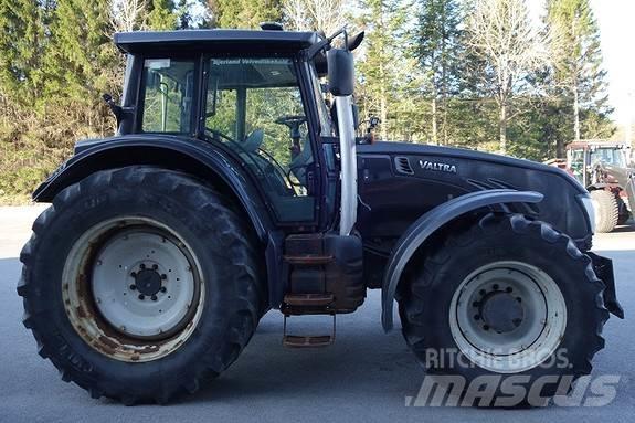 Valtra T213 Versu Traktorok