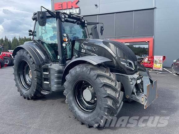 Valtra T235 Traktorok