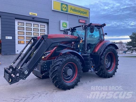 Valtra T235 Traktorok