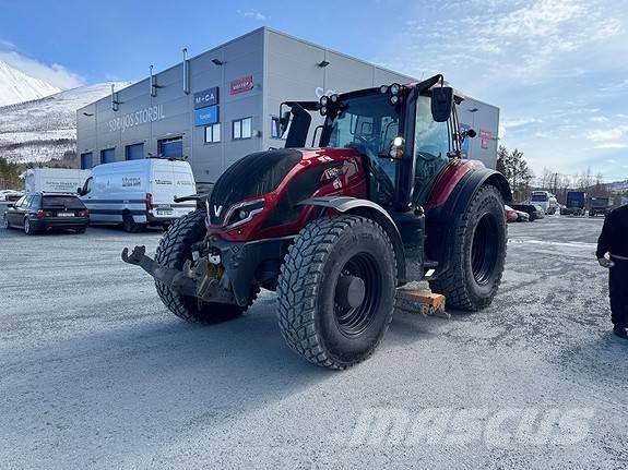 Valtra T235 Traktorok