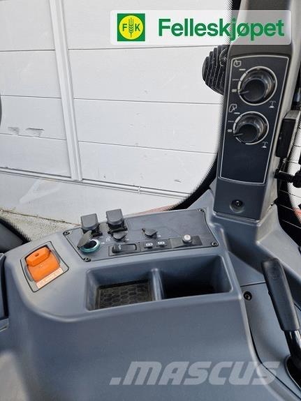 Valtra T235 Traktorok
