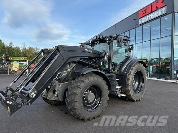 Valtra T235 Traktorok