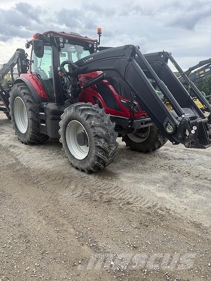 Valtra T254V Traktorok