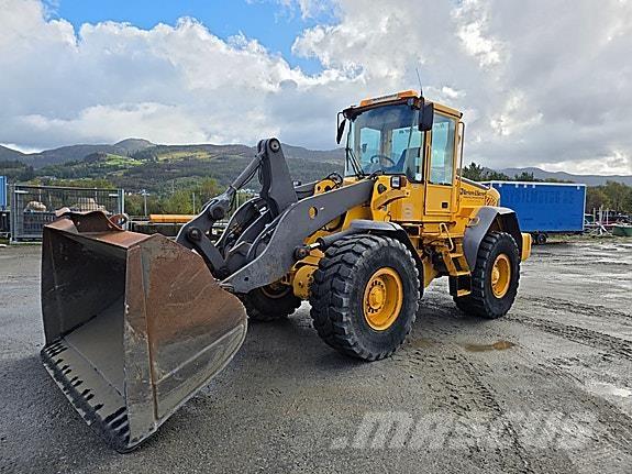 Volvo L90E Gumikerekes homlokrakodók
