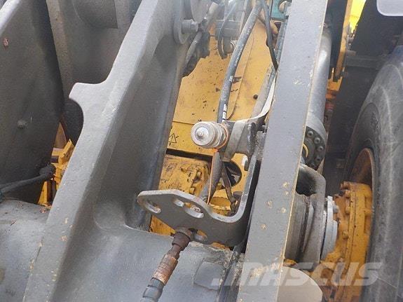 Volvo L90G Gumikerekes homlokrakodók