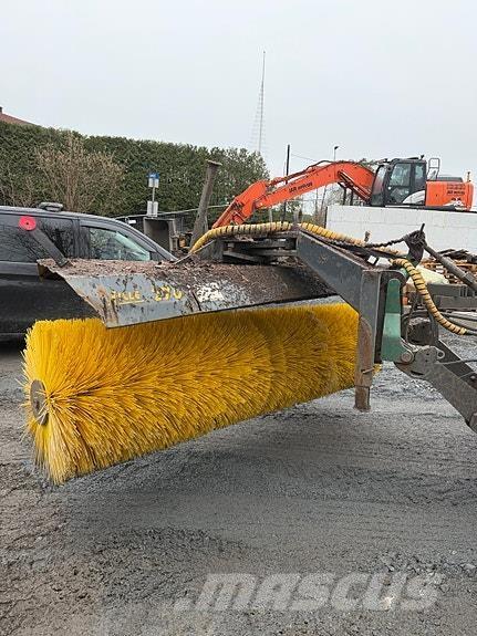   Egyéb útkarbantartó és hókotró gépek