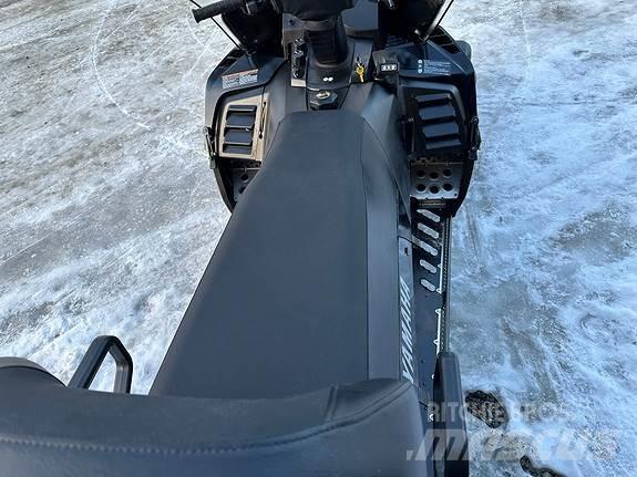 Yamaha Viking 5 Motoros szánok