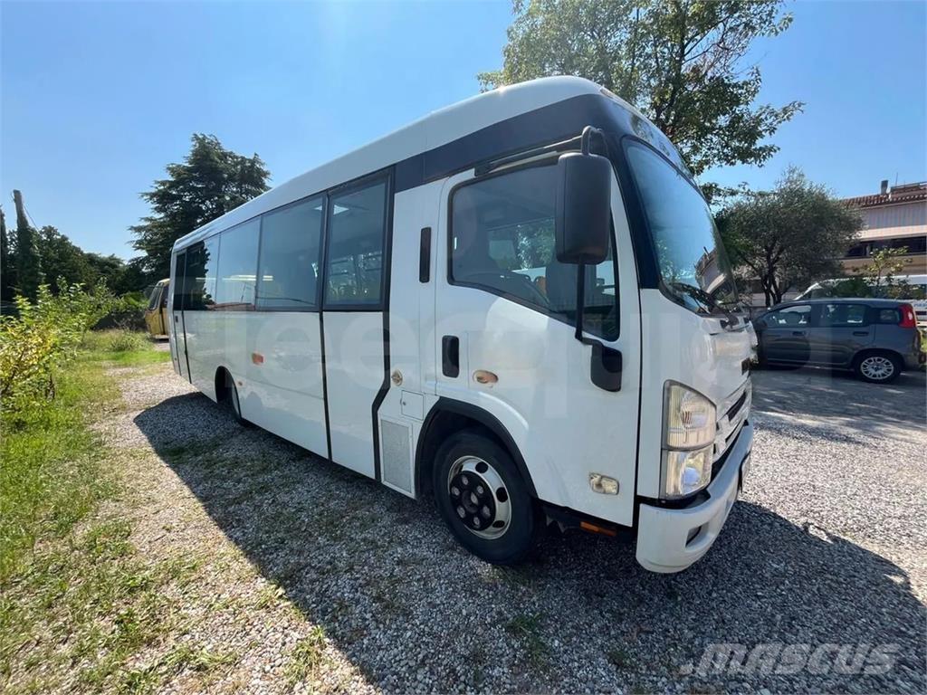 Isuzu P65 Kirándulóbuszok