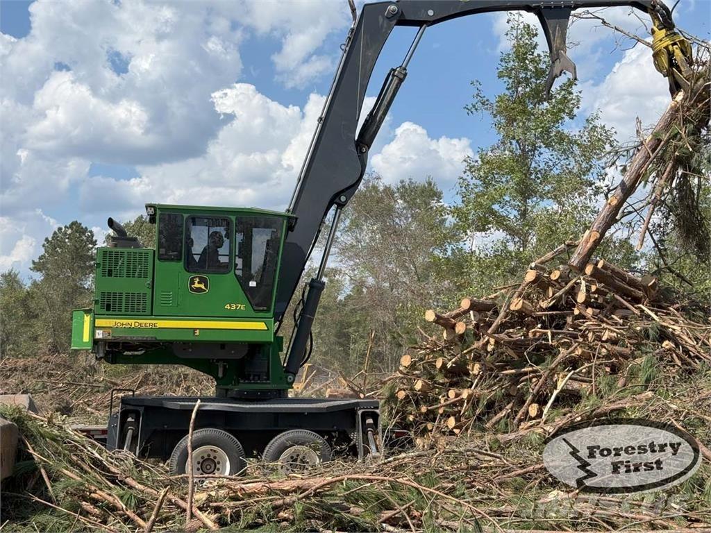 John Deere 437E Átrakógépek