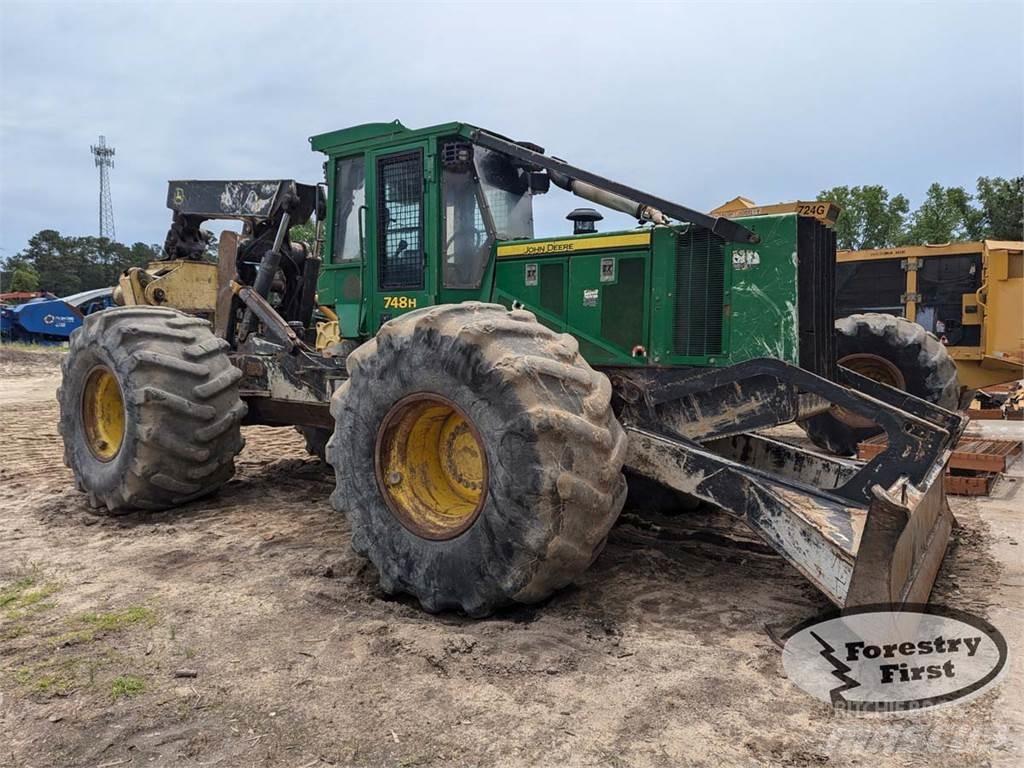 John Deere 748H Vonszolók