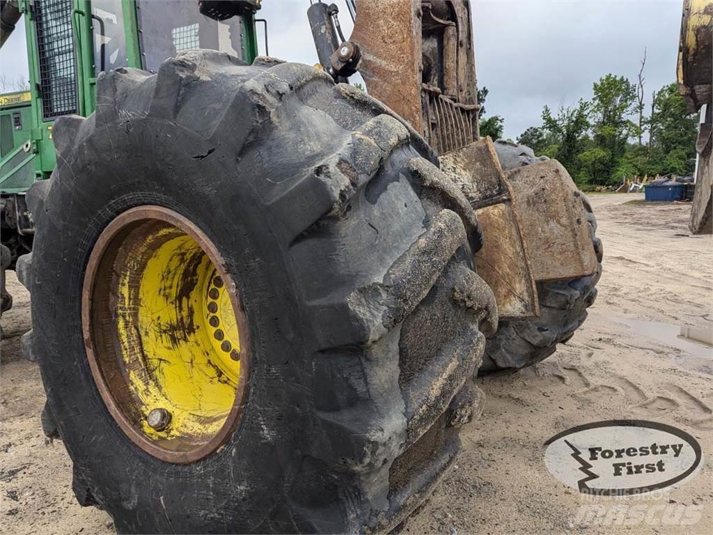 John Deere 748H Vonszolók