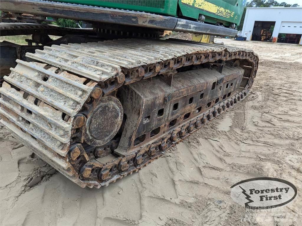 John Deere 853M Döntő-rakásolók