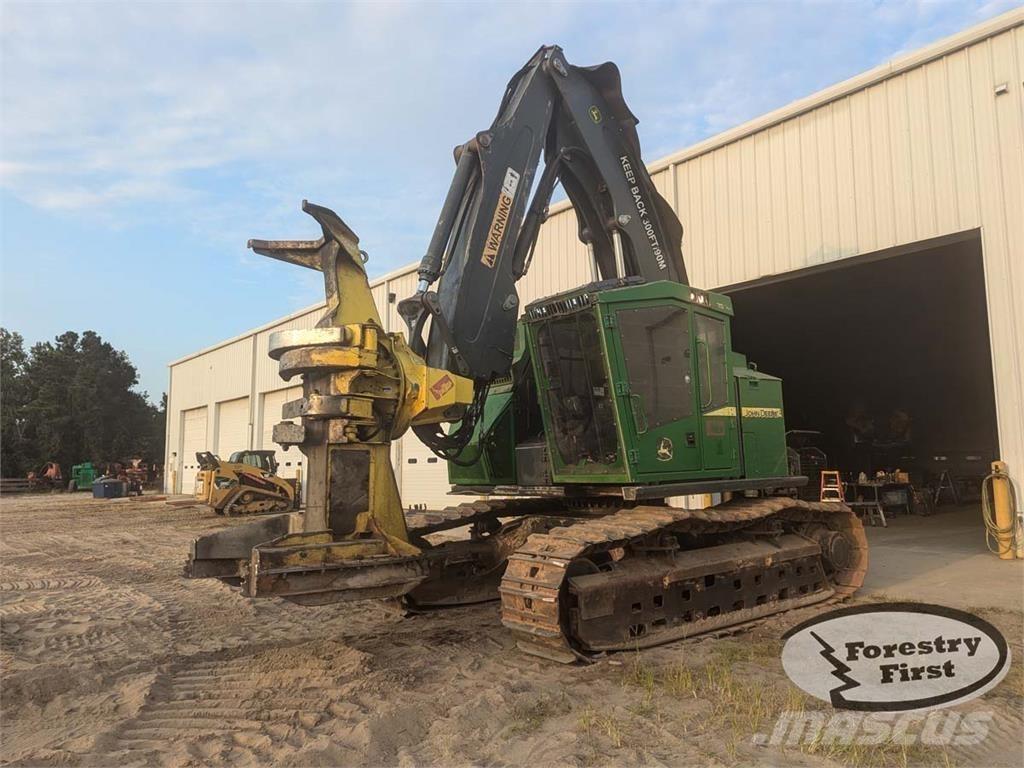John Deere 853M Döntő-rakásolók