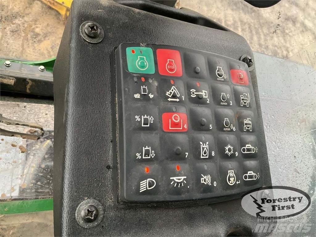 John Deere 859M Döntő-rakásolók