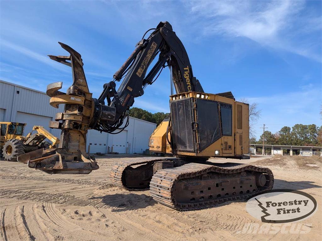 Tigercat 822D Döntő-rakásolók