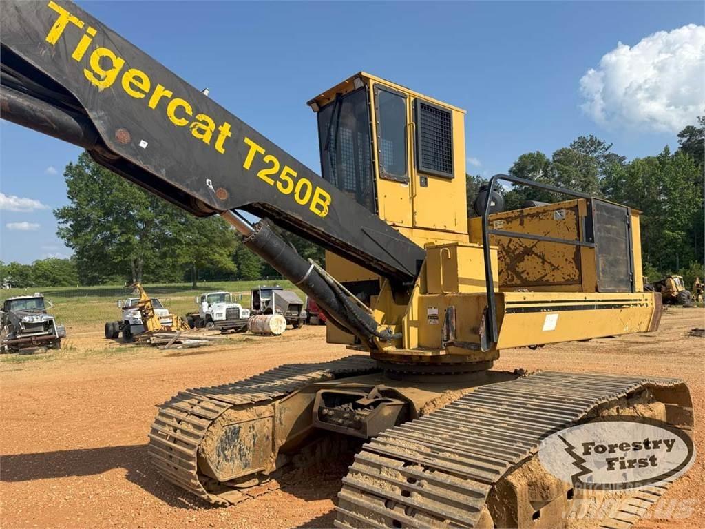Tigercat T250B Átrakógépek