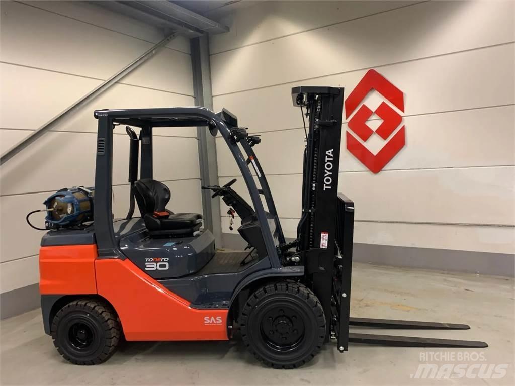 Toyota 02-8FGF30 Gázüzemű targoncák